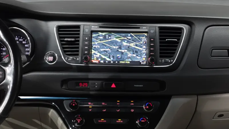 Kia Carnival