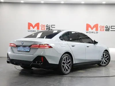BMW i5