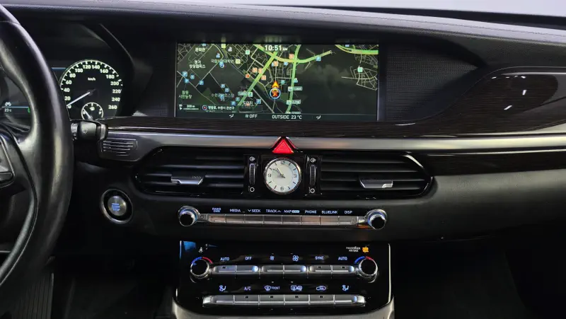 Genesis EQ900