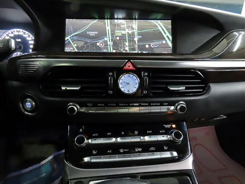 Genesis EQ900