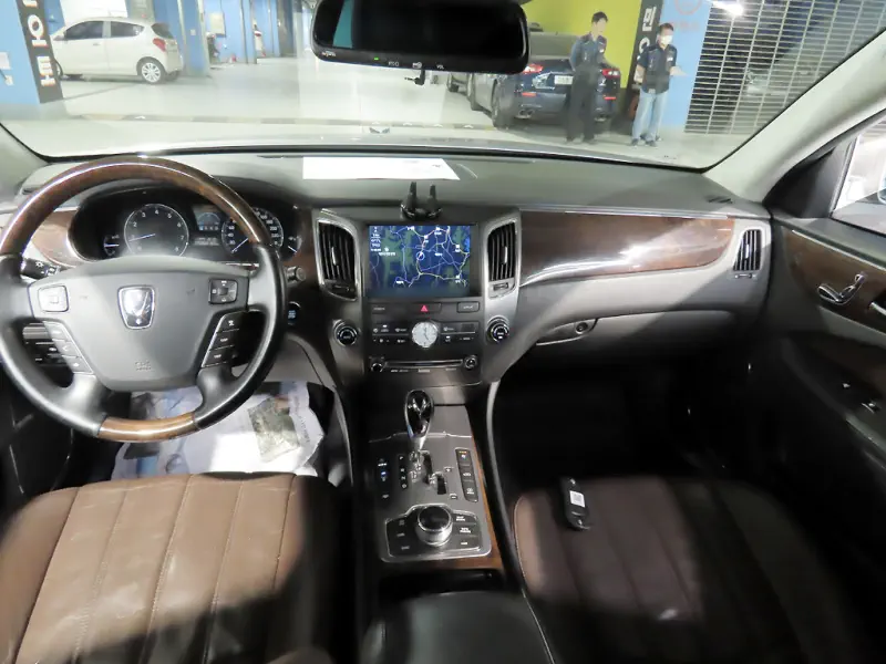 Hyundai Equus