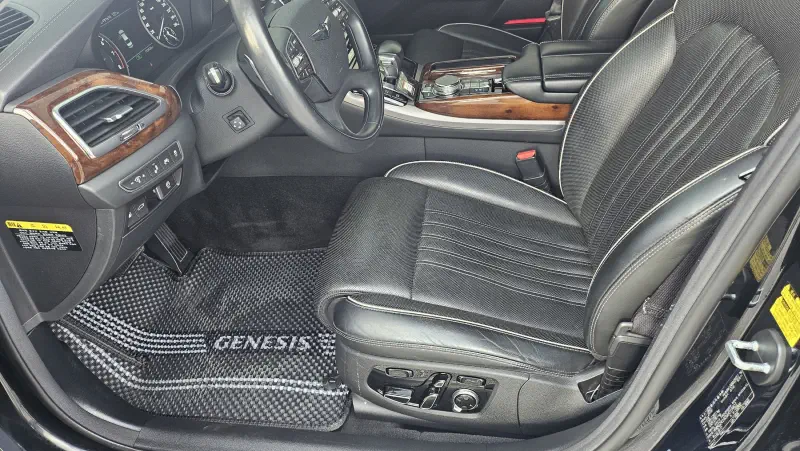 Genesis EQ900