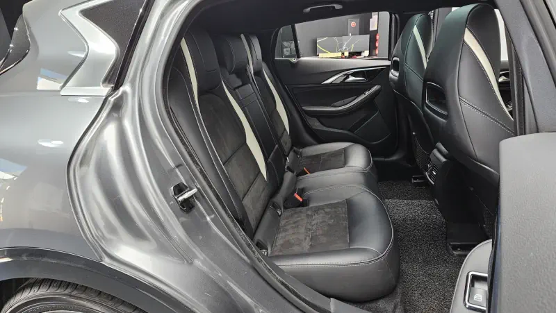 Infiniti Q30