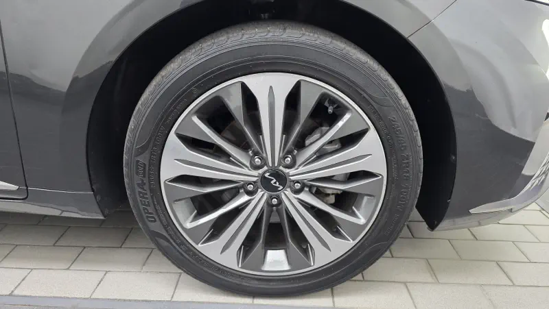 Kia K8