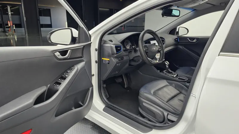 Hyundai Ioniq