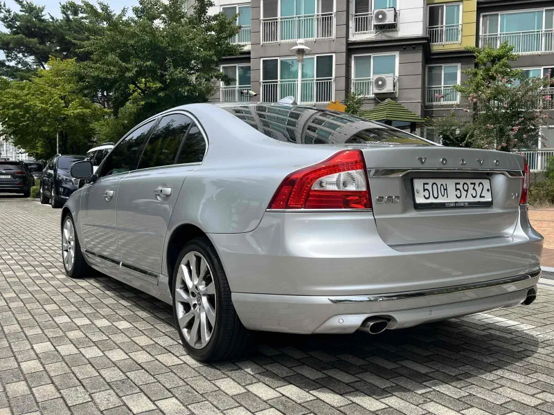 Volvo S80
