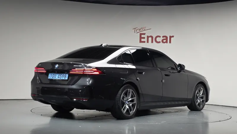 BMW i5
