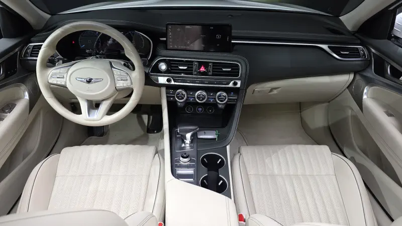 Genesis G70