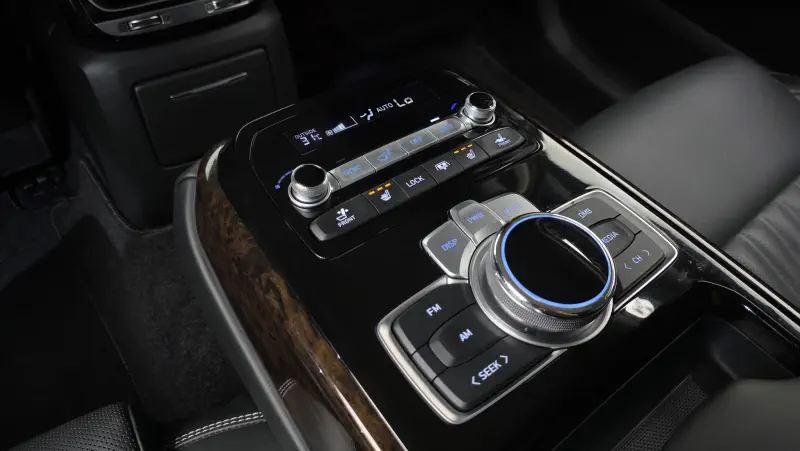 Genesis G90