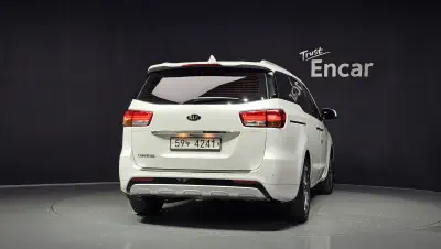 Kia Carnival 4