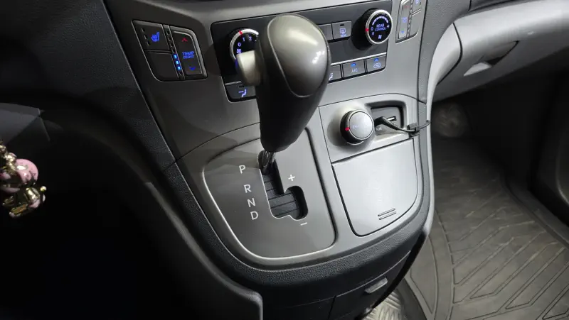 Hyundai Grand Starex