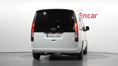 Hyundai Staria 4