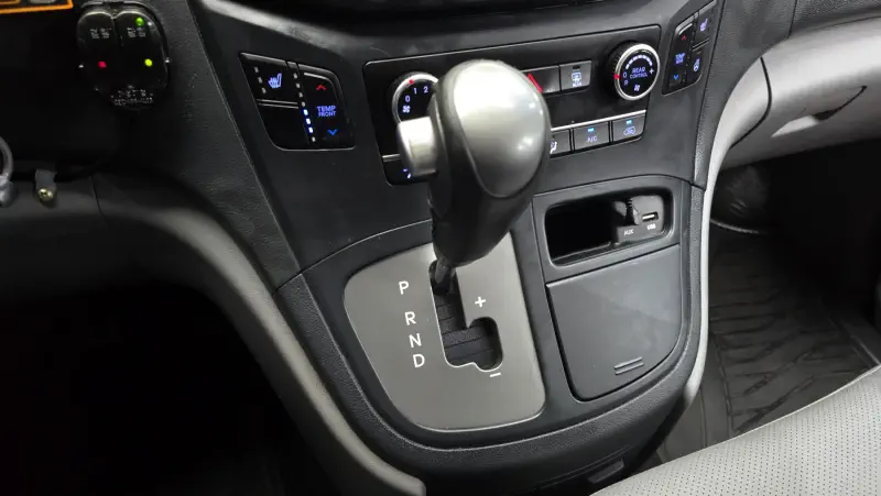 Hyundai Grand Starex