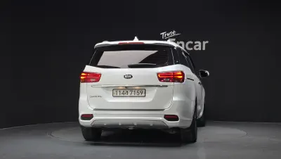 Kia Carnival 4