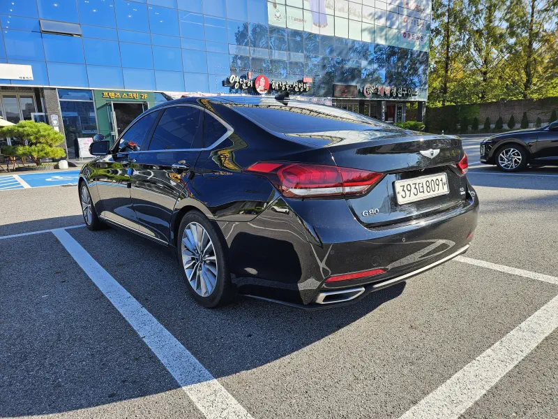 Hyundai Genesis