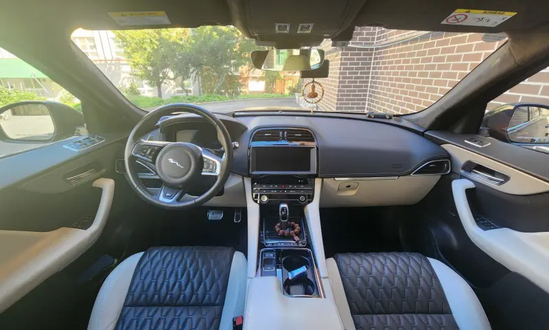 Jaguar F-Pace