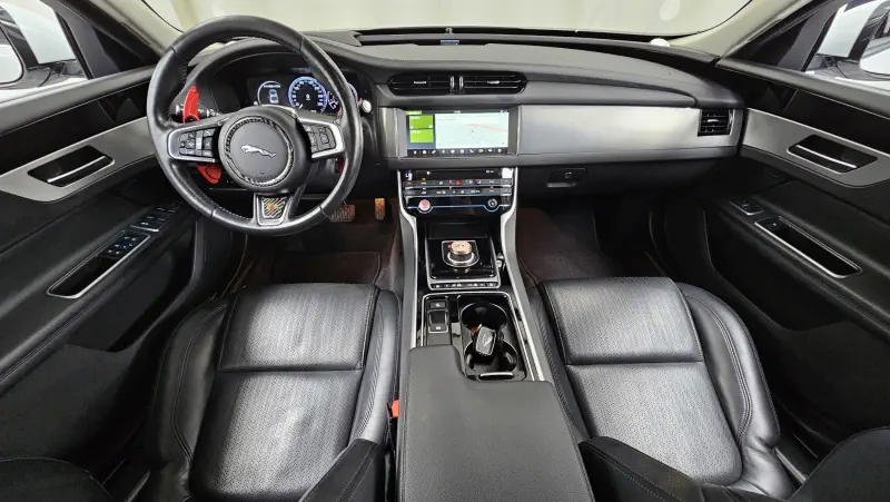 Jaguar XF