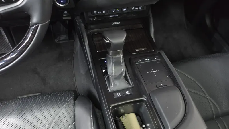 Lexus ES300h