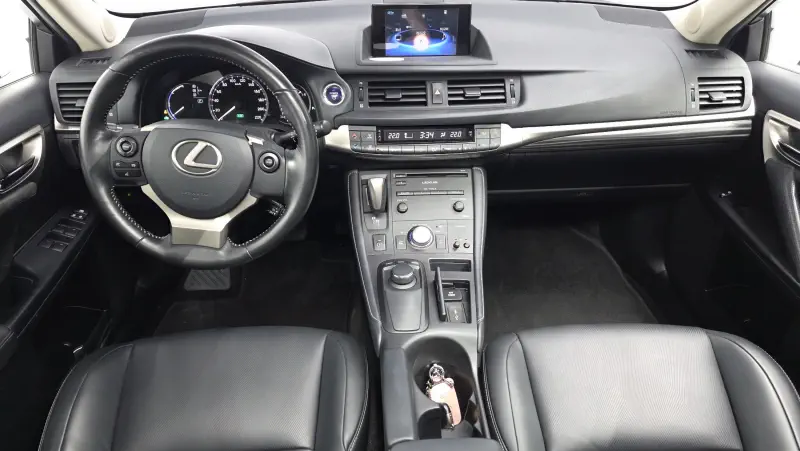Lexus CT200h