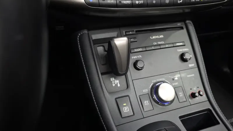 Lexus CT200h