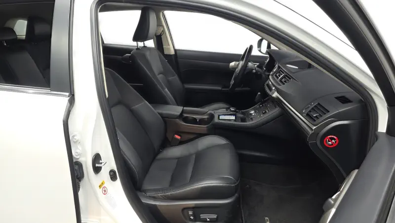Lexus CT200h