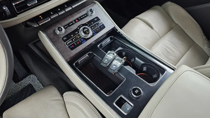 Lincoln Aviator