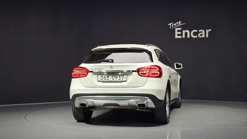 Mercedes-Benz GLA-Class