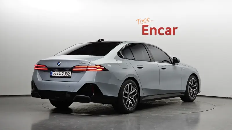 BMW 5-Series