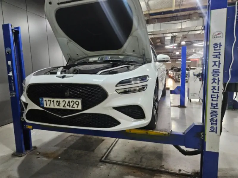 Genesis G70