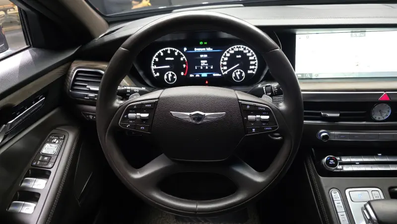 Genesis G90