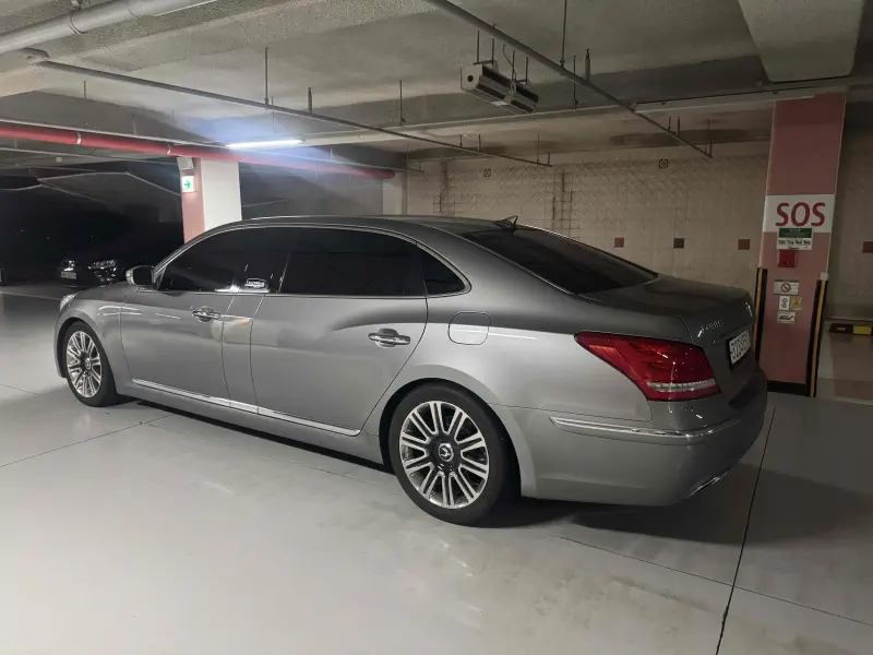 Hyundai Equus