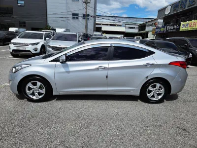 Hyundai AVANTE 2