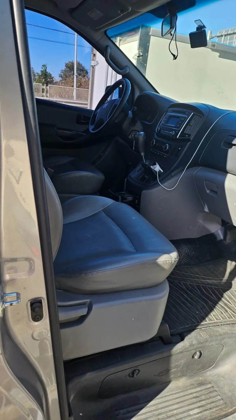 Hyundai Grand Starex