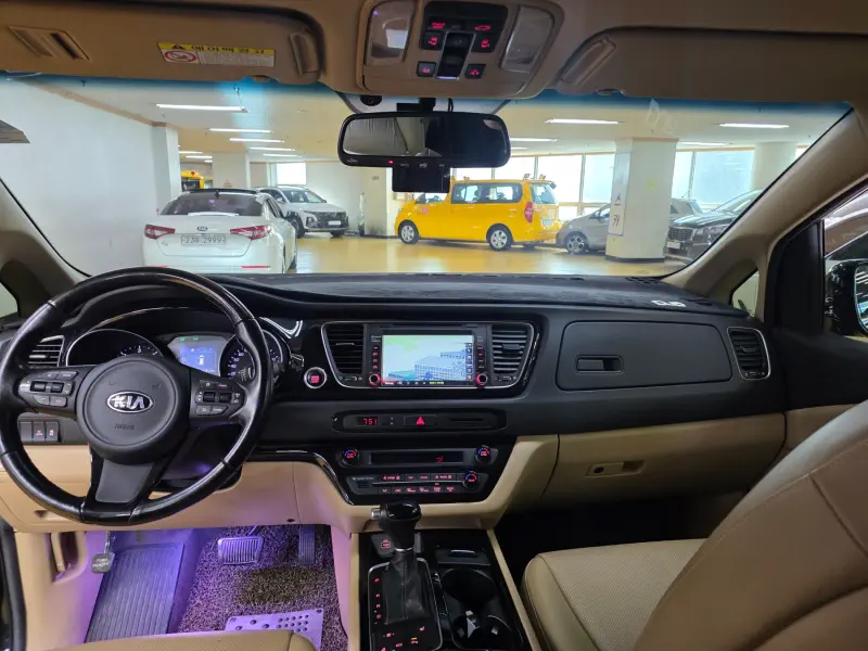 Kia Carnival