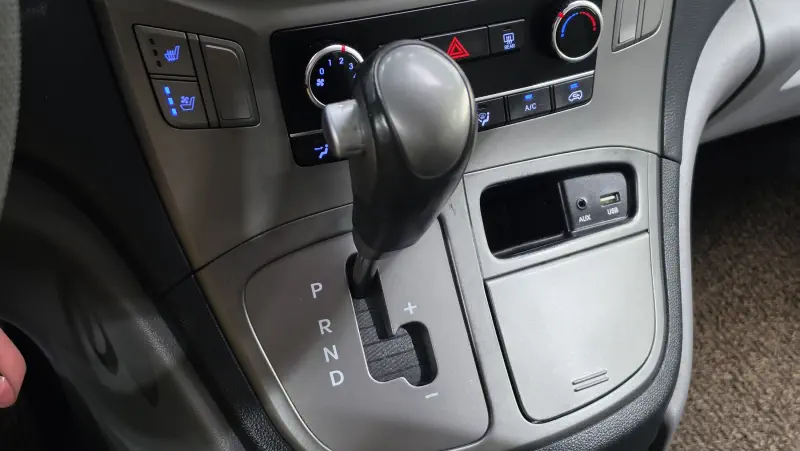 Hyundai Grand Starex