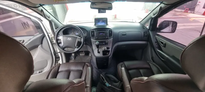 Hyundai Grand Starex