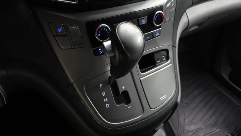 Hyundai Grand Starex