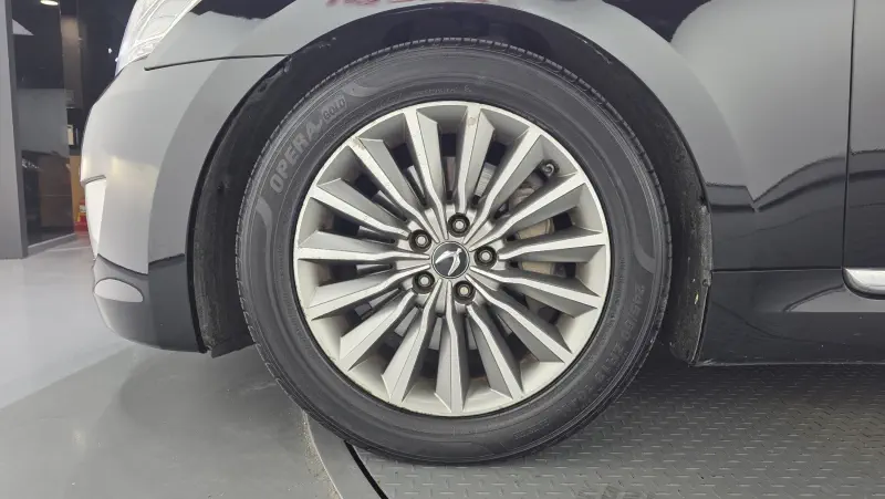 Hyundai Equus