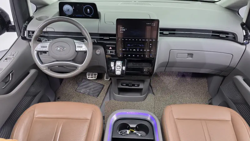 Hyundai Staria