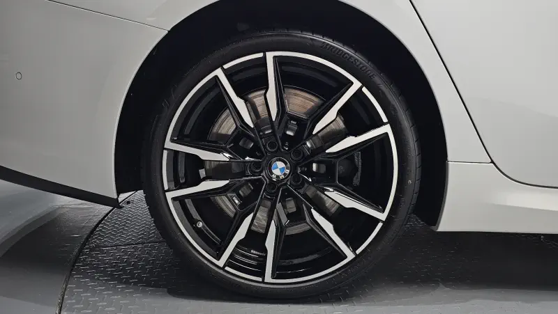 BMW 8-Series