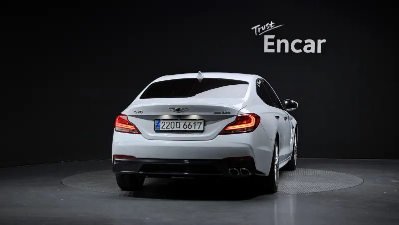 Genesis G70
