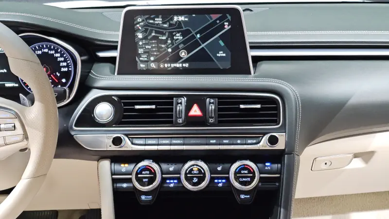 Genesis G70