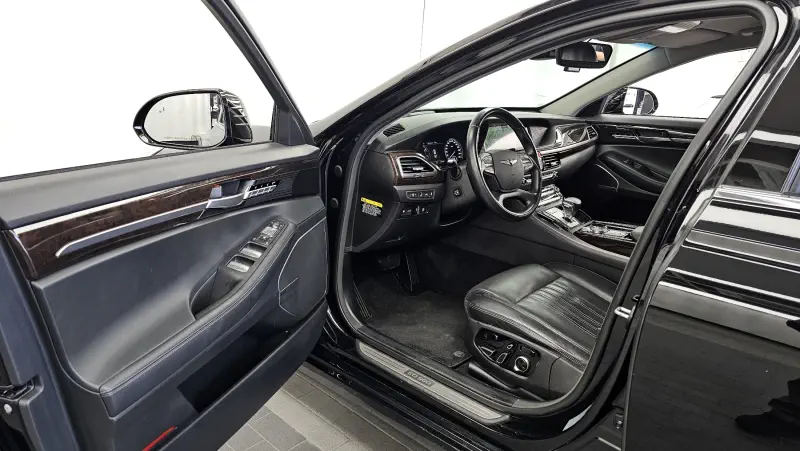 Genesis EQ900