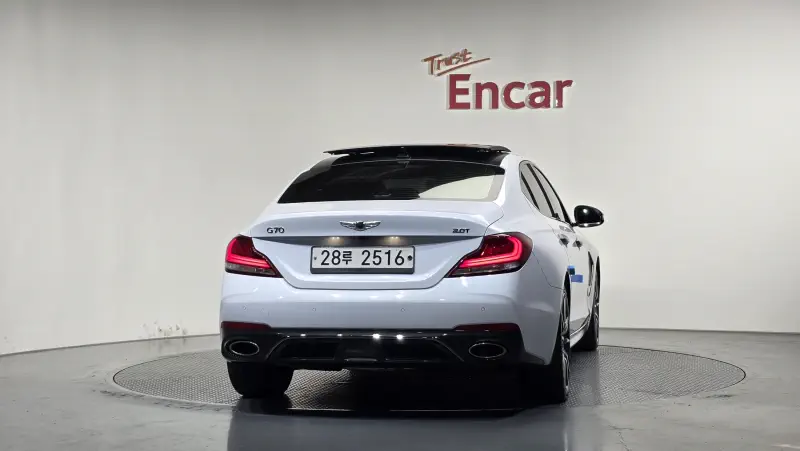 Genesis G70