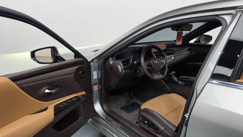 Lexus ES300h