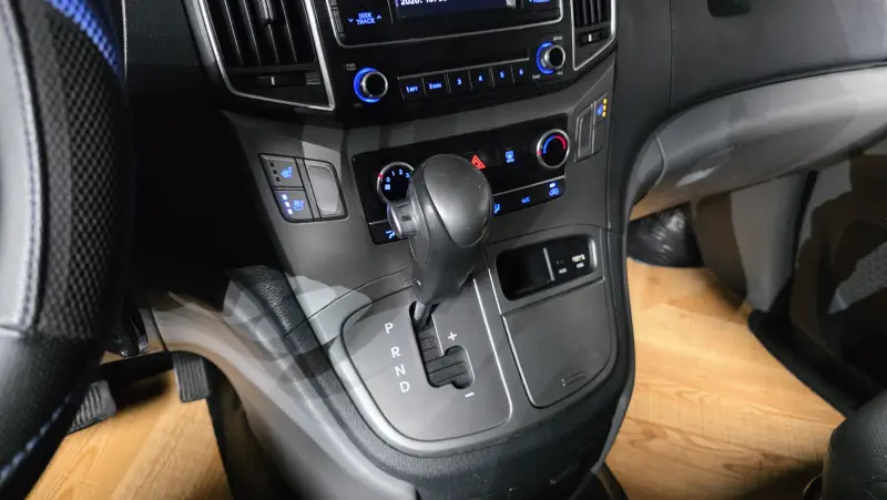 Hyundai Grand Starex