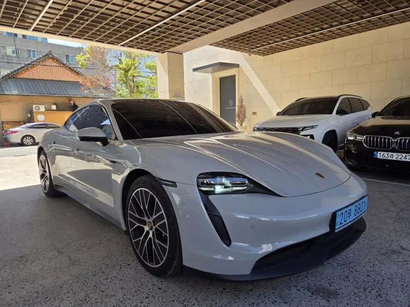 Porsche Taycan