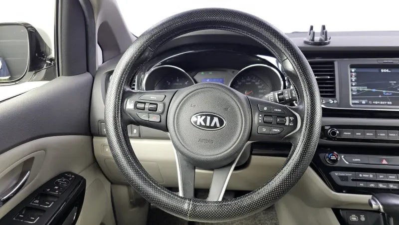 Kia Carnival
