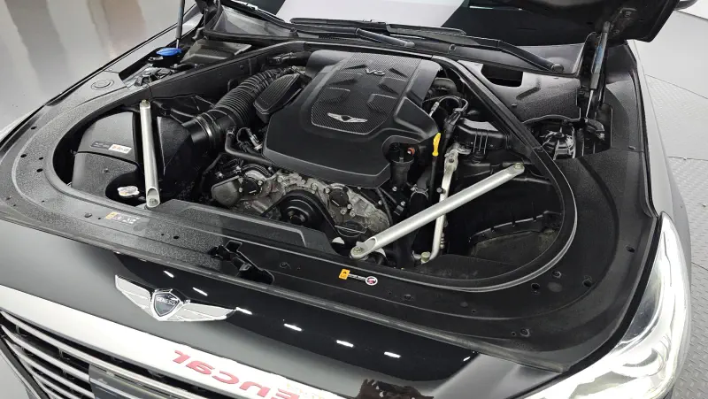 Genesis EQ900