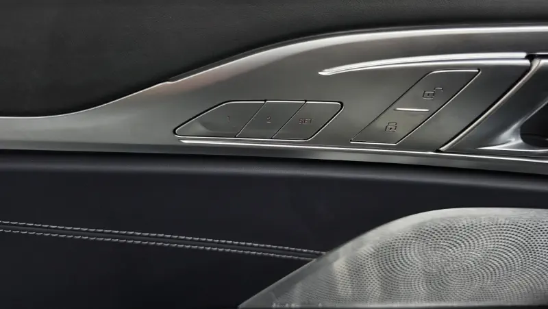 BMW 8-Series